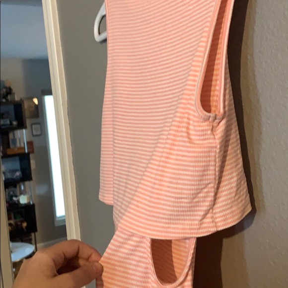 Cute midi- with side cut cut outs - Picture 4 of 4